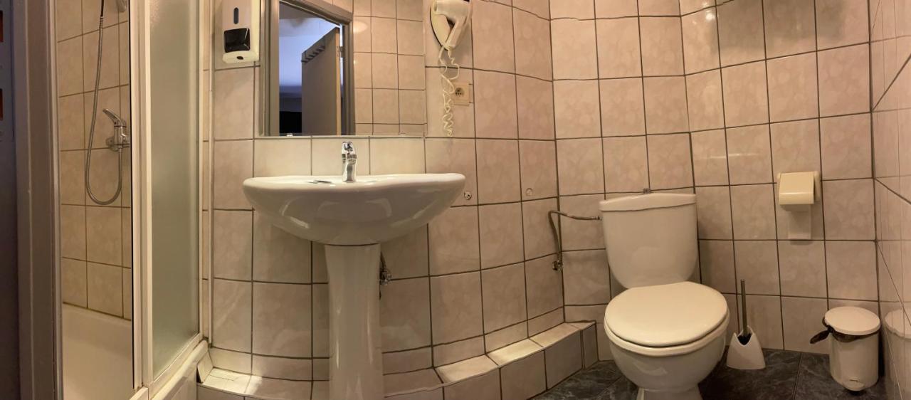 Hotel Les Arcades - La-Roche-En-Ardenne Eksteriør bilde